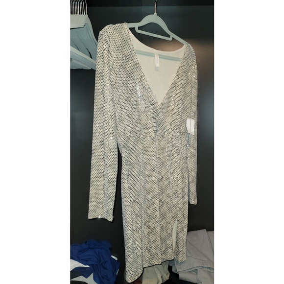 New Mini Plunge Dress - Picture 1 of 5